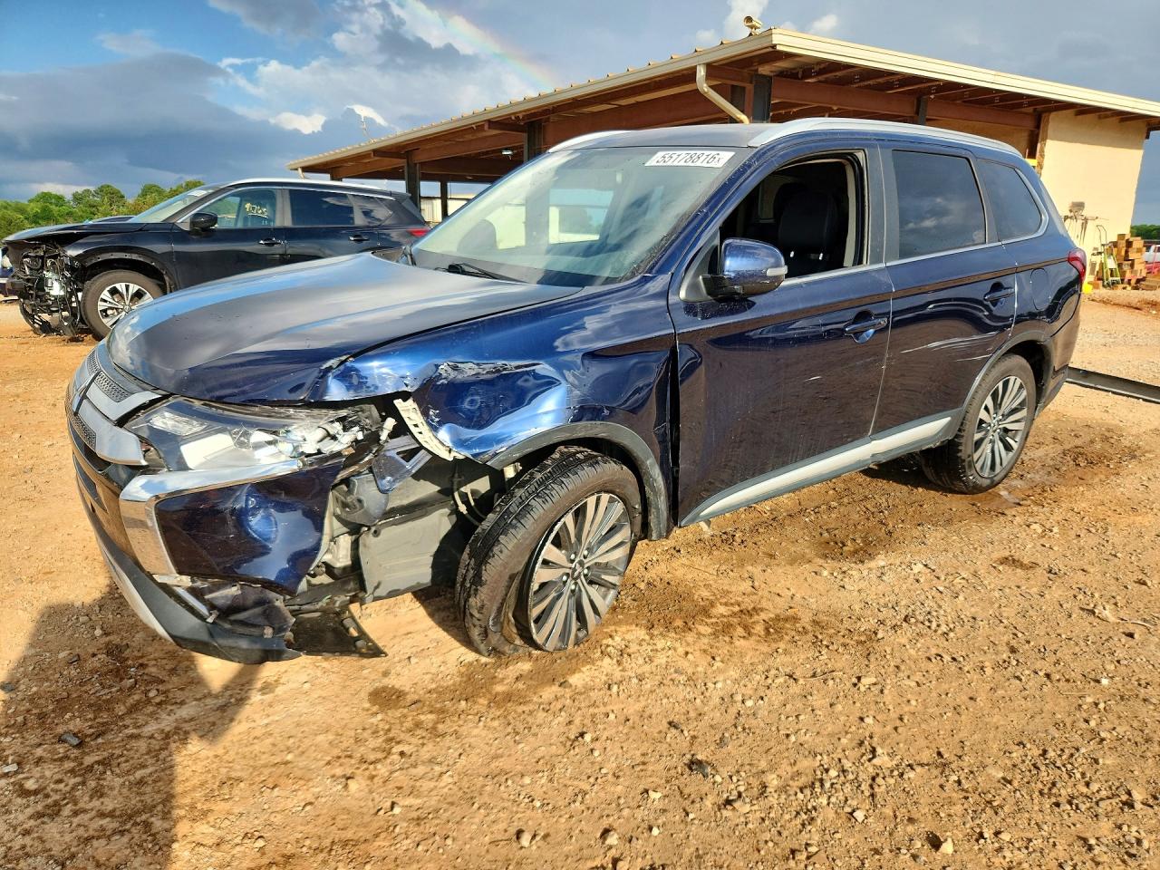 Salvage Mitsubishi Outlander Image