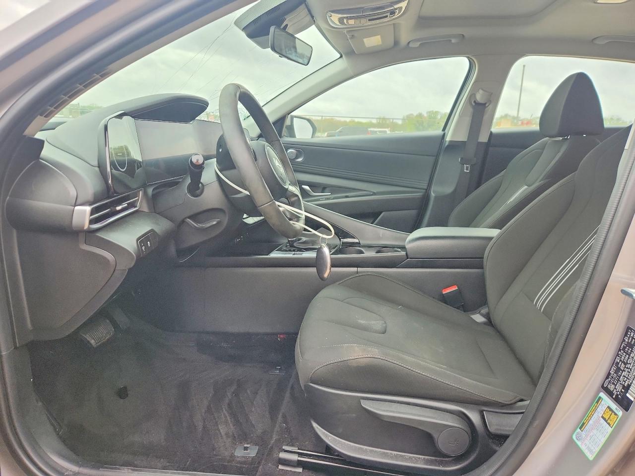 Hyundai ELANTRA Sel
