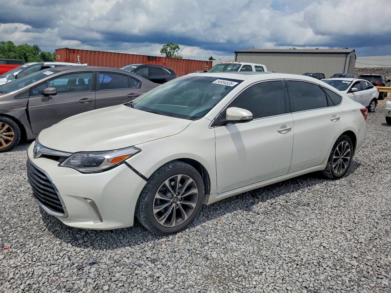 Salvage Toyota Avalon Image