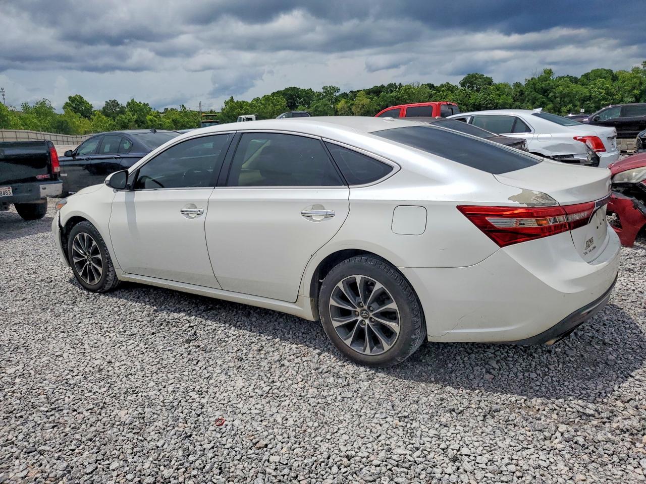 Toyota Avalon Xle Premium