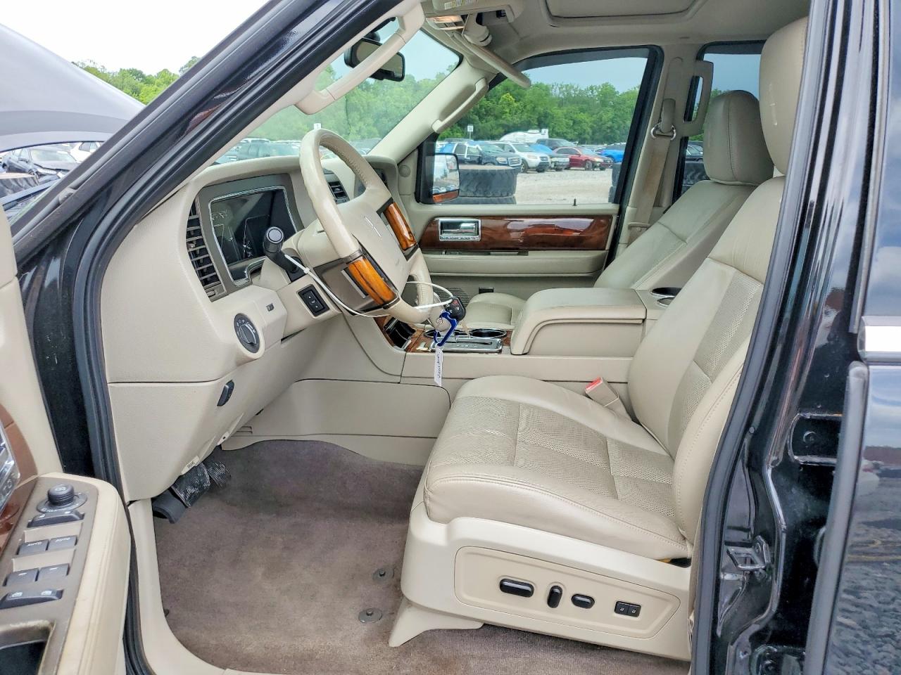 Lincoln Navigator