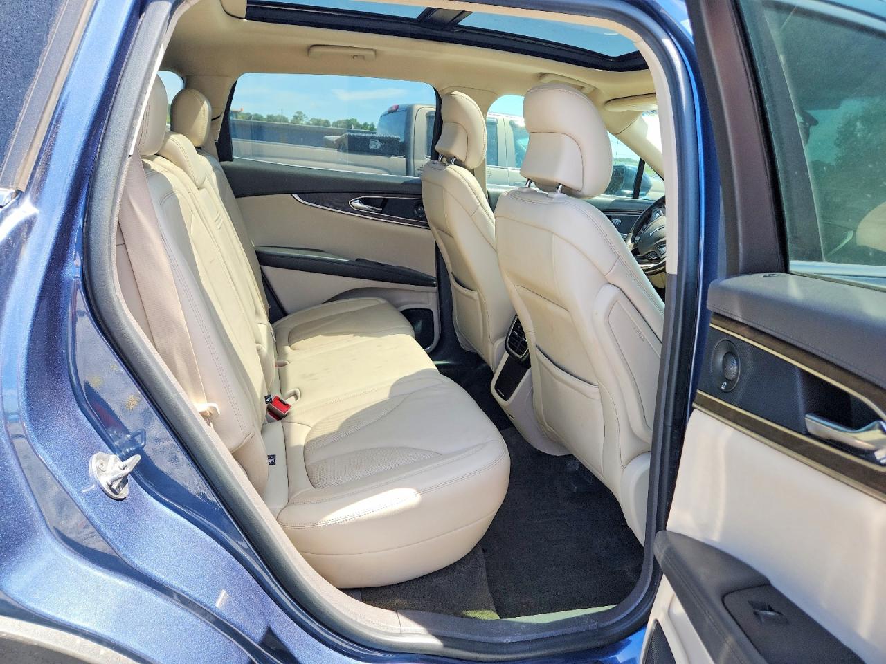 Lincoln MKX Select