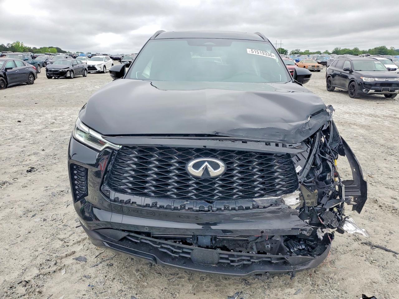INFINITI Qx Luxe