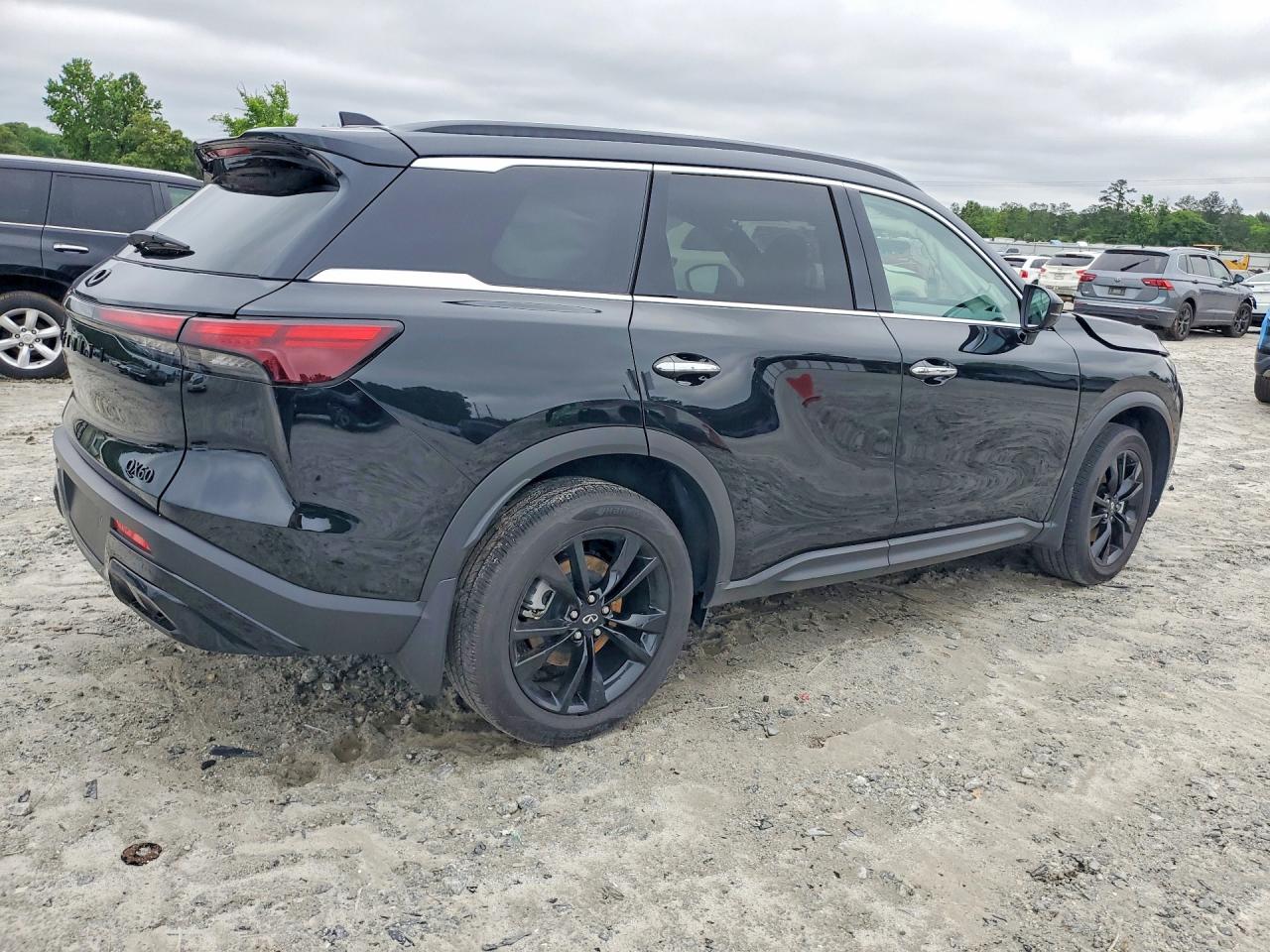 INFINITI Qx Luxe