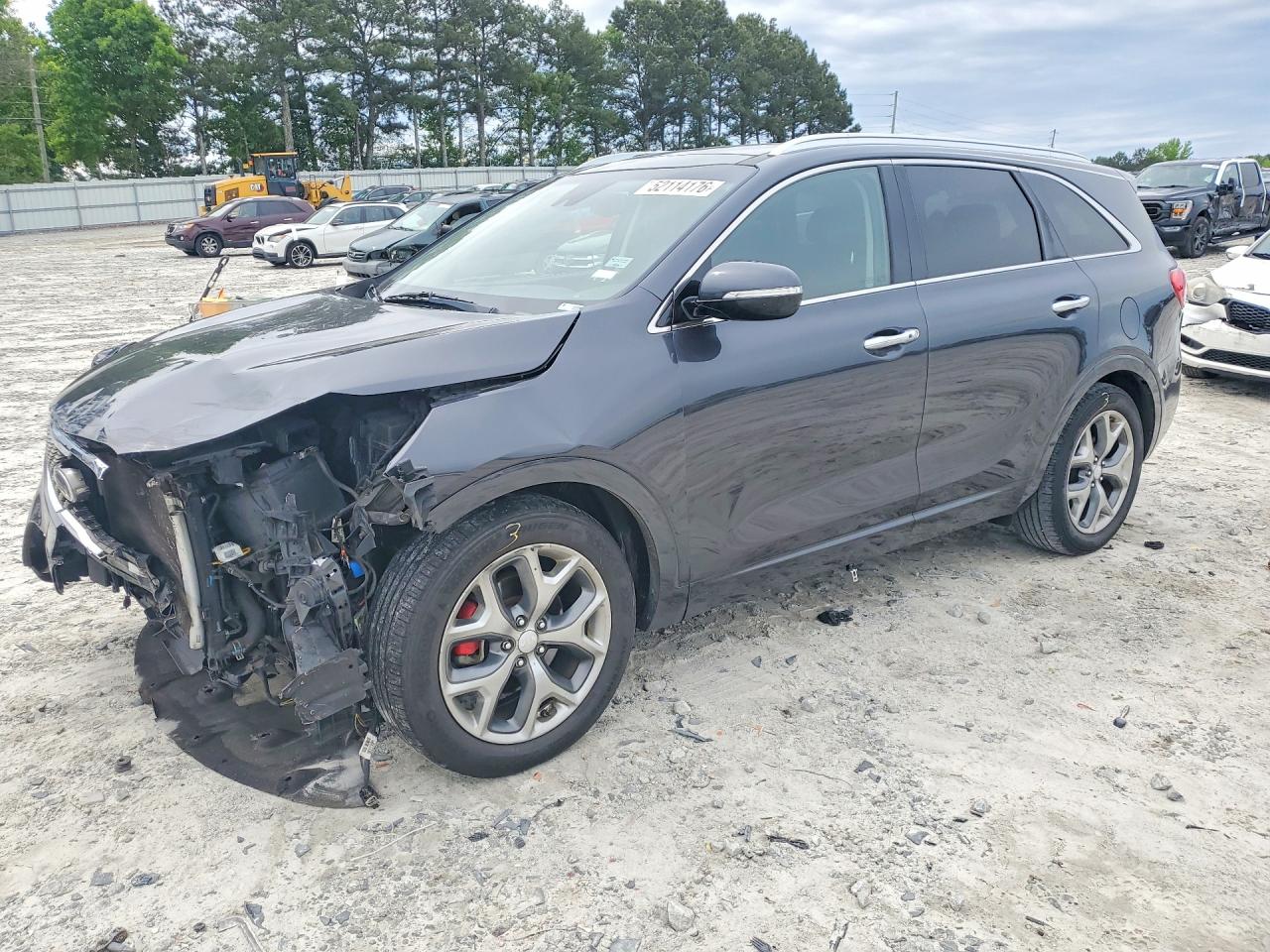 Salvage Kia Sorento Image