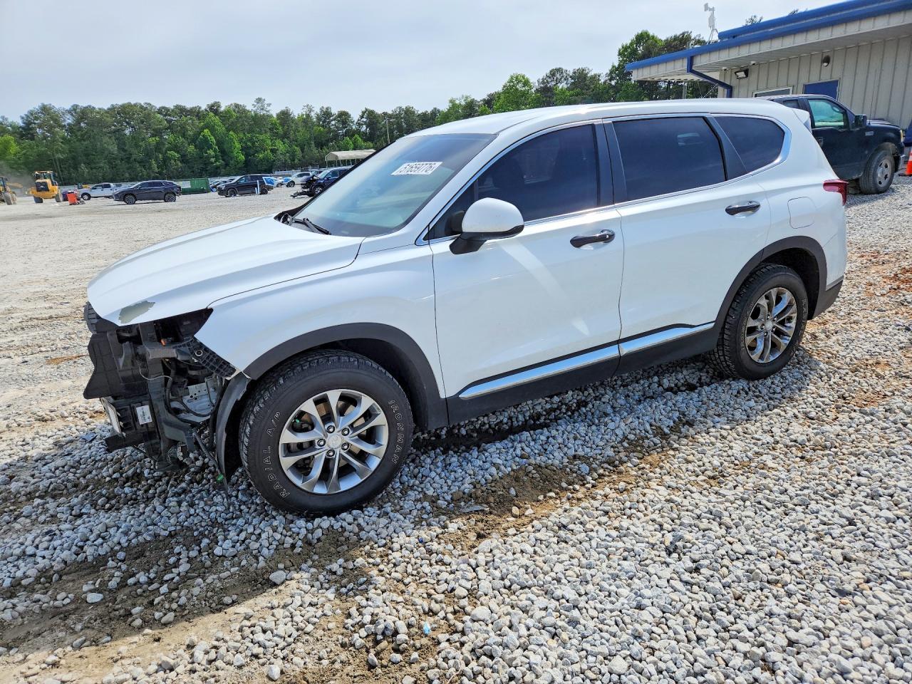 Salvage Hyundai SANTA FE Image