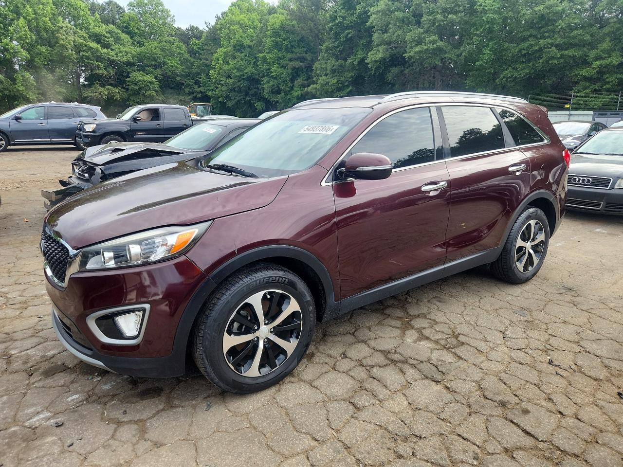Salvage Kia Sorento Image