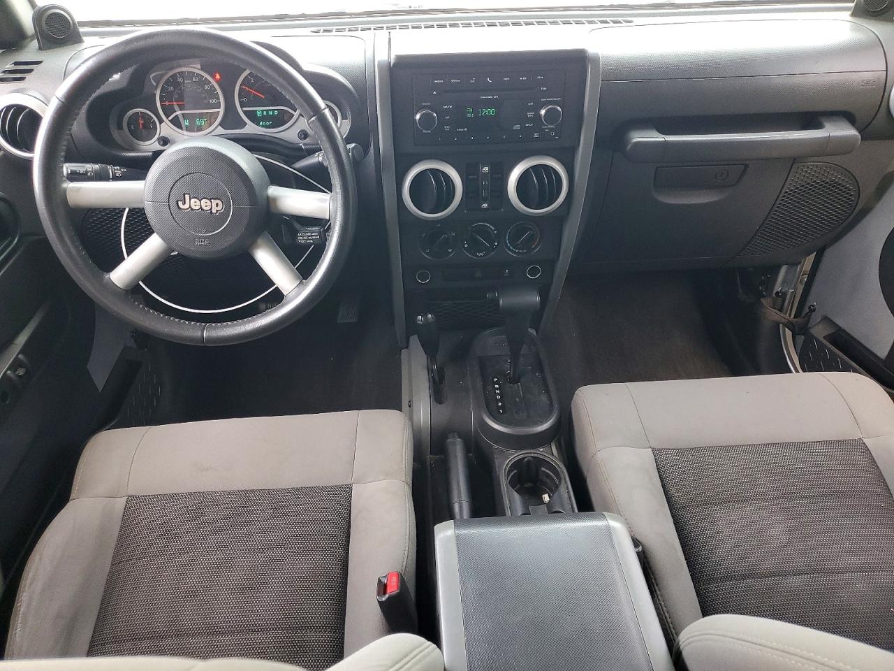 Jeep Wrangler Sahara