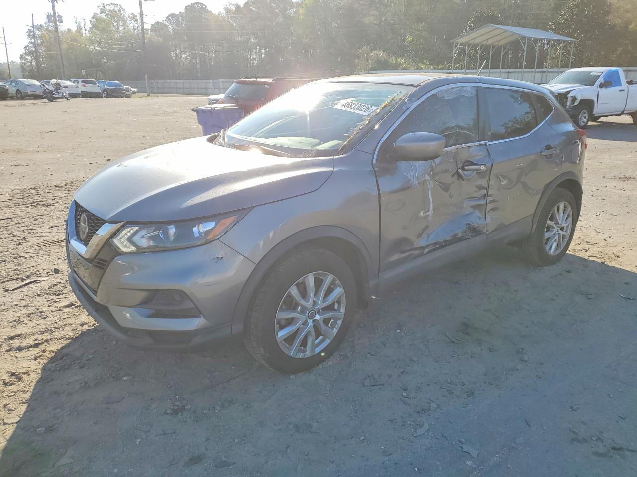 Salvage Nissan Rogue Image