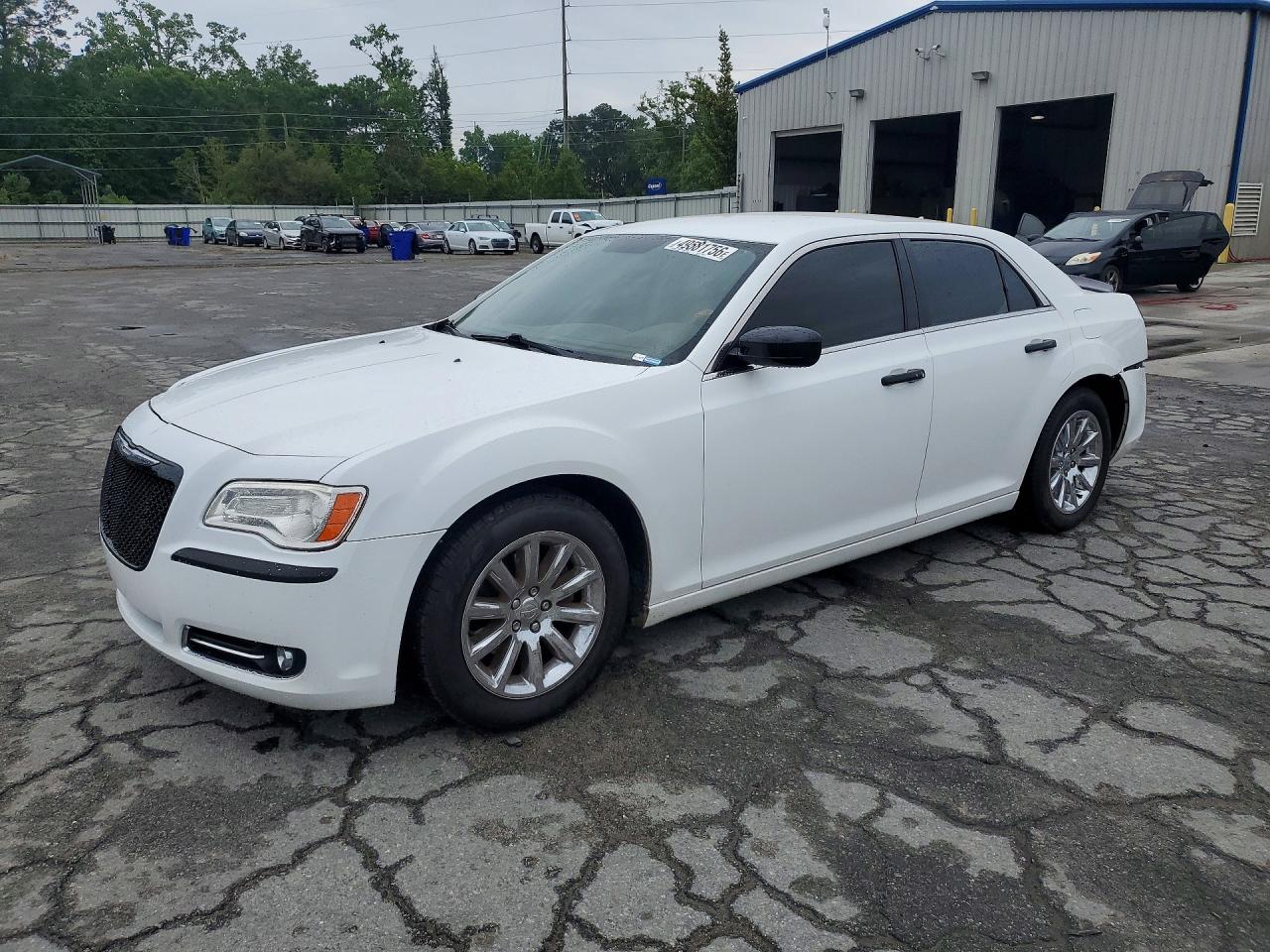 Salvage Chrysler 300 Image