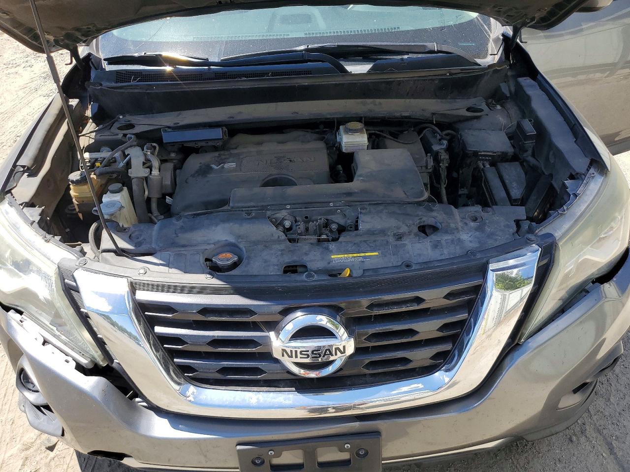 Nissan Pathfinder S