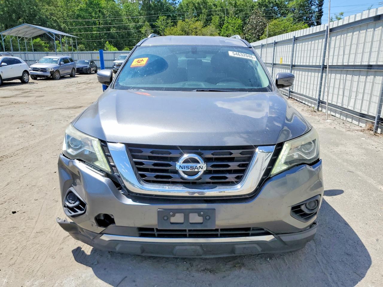 Nissan Pathfinder S