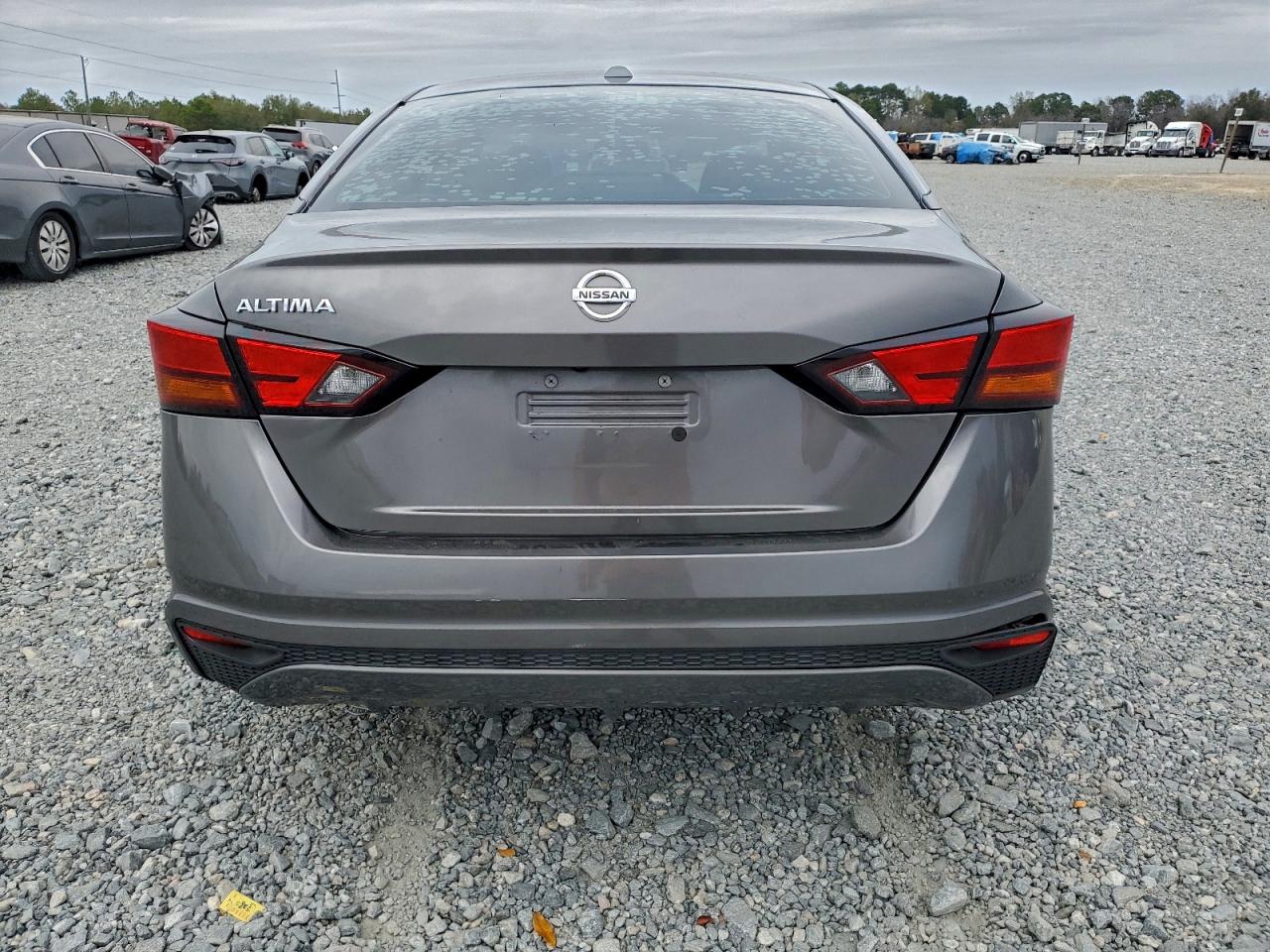 Nissan Altima S