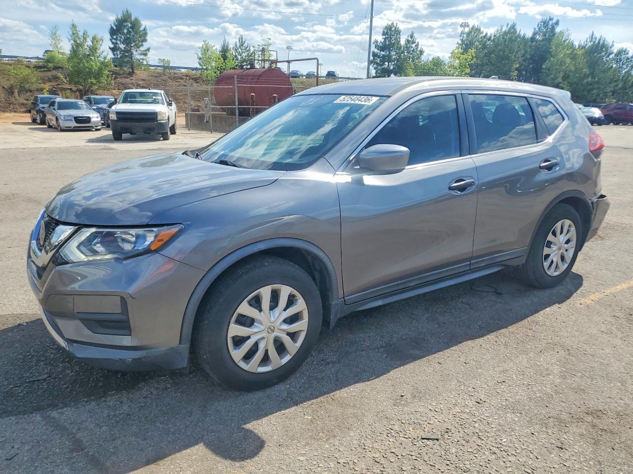 Salvage Nissan Rogue Image
