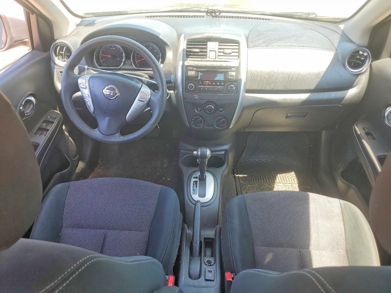 Nissan Versa 1.6 Sv