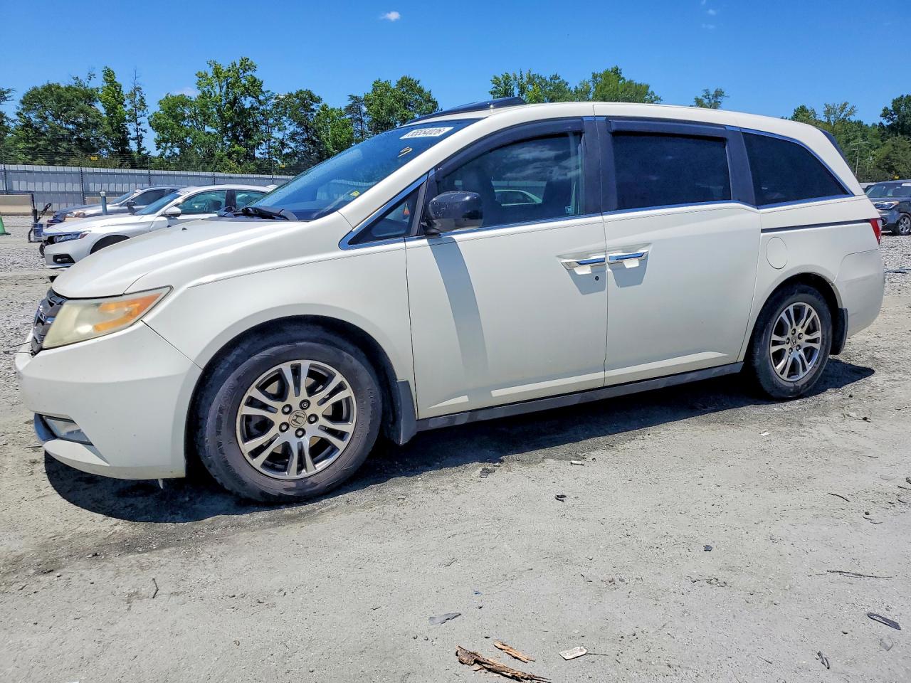 Salvage Honda Odyssey Image