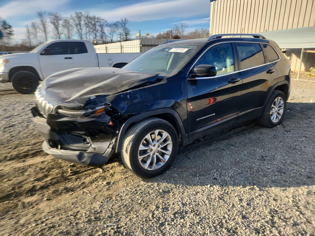 Salvage Jeep Cherokee Image