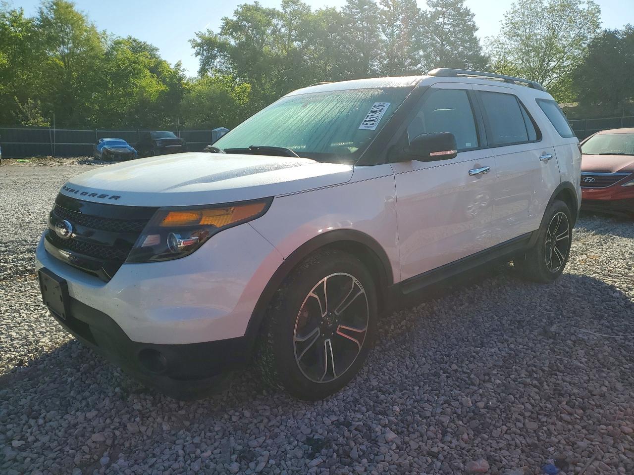 Salvage Ford Explorer Image