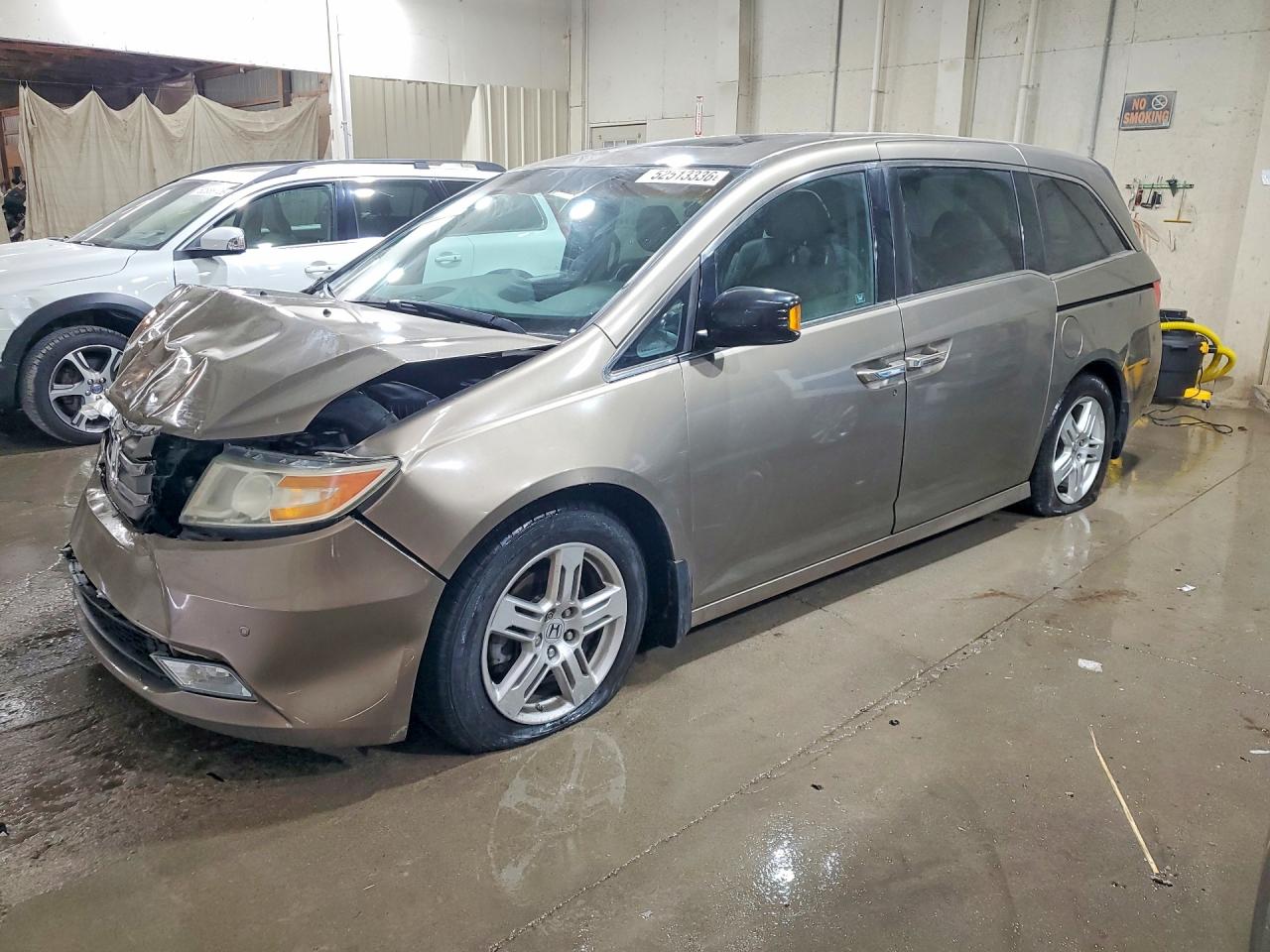 Salvage Honda Odyssey Image