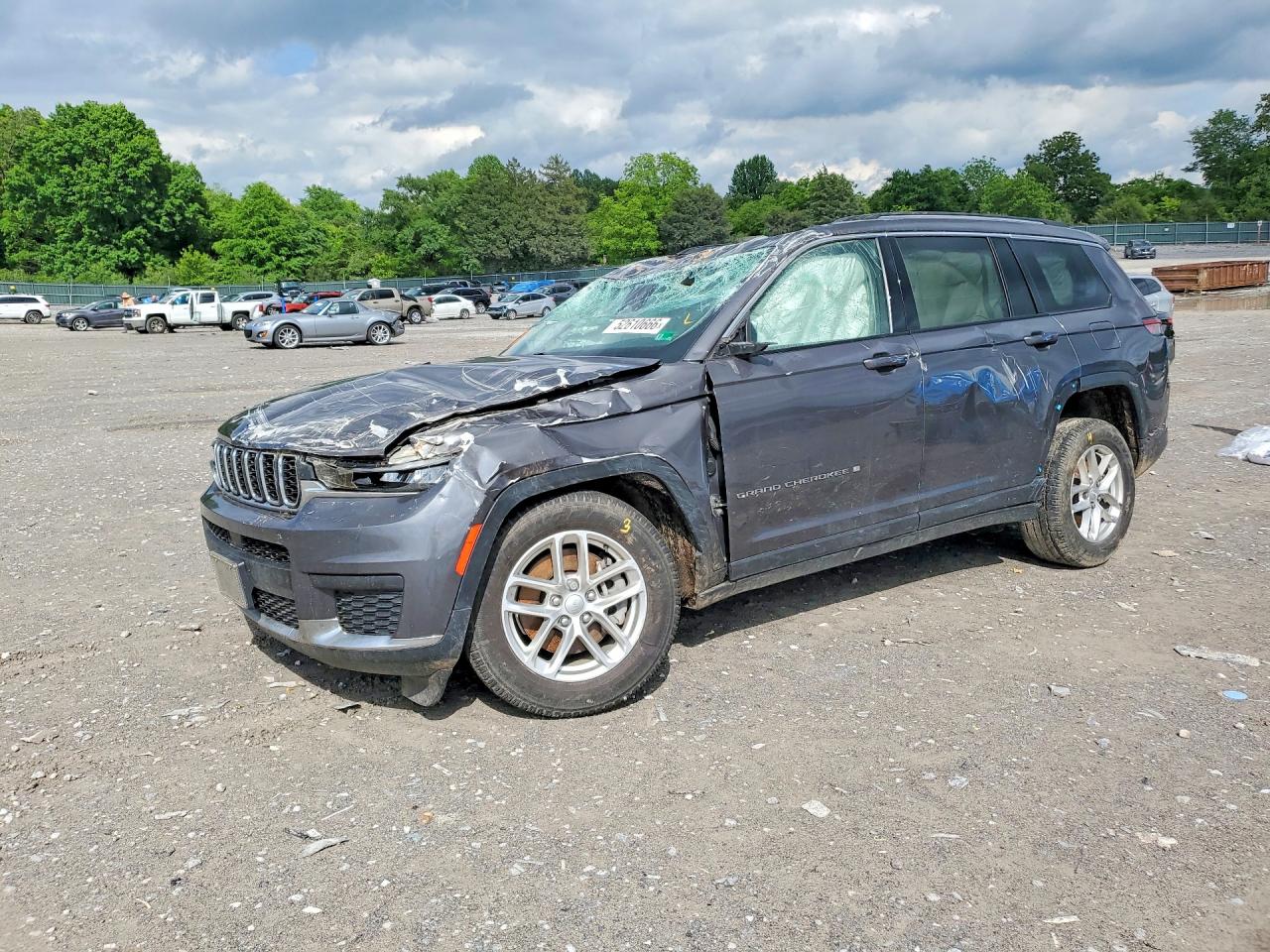 Salvage Jeep Cherokee Image