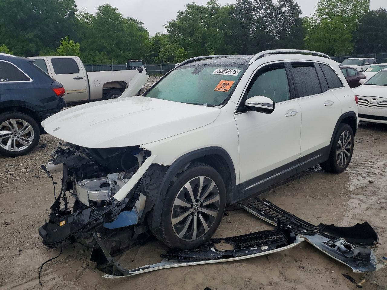 Salvage Mercedes-Benz GLB Image