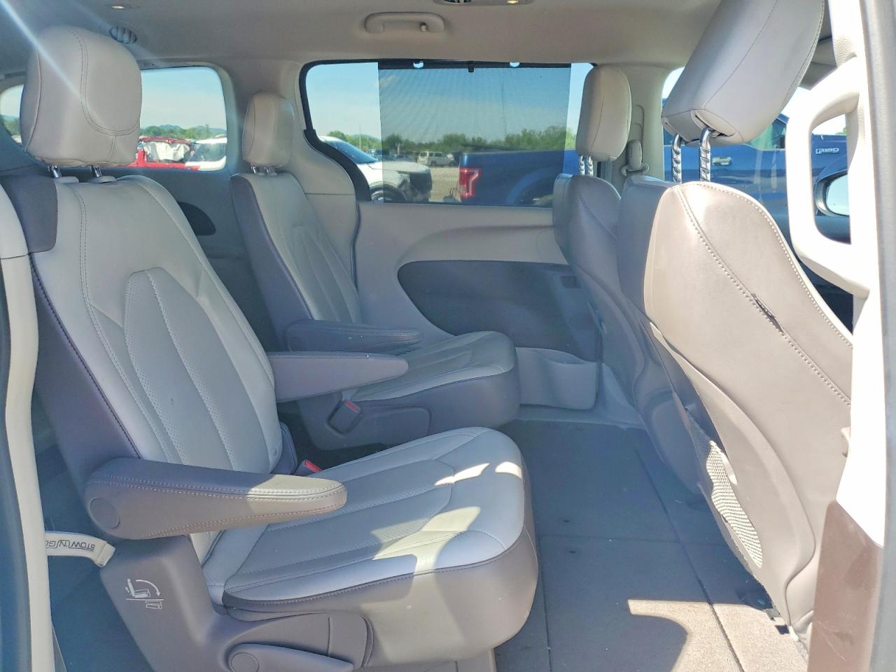 Chrysler Minivan Lxi