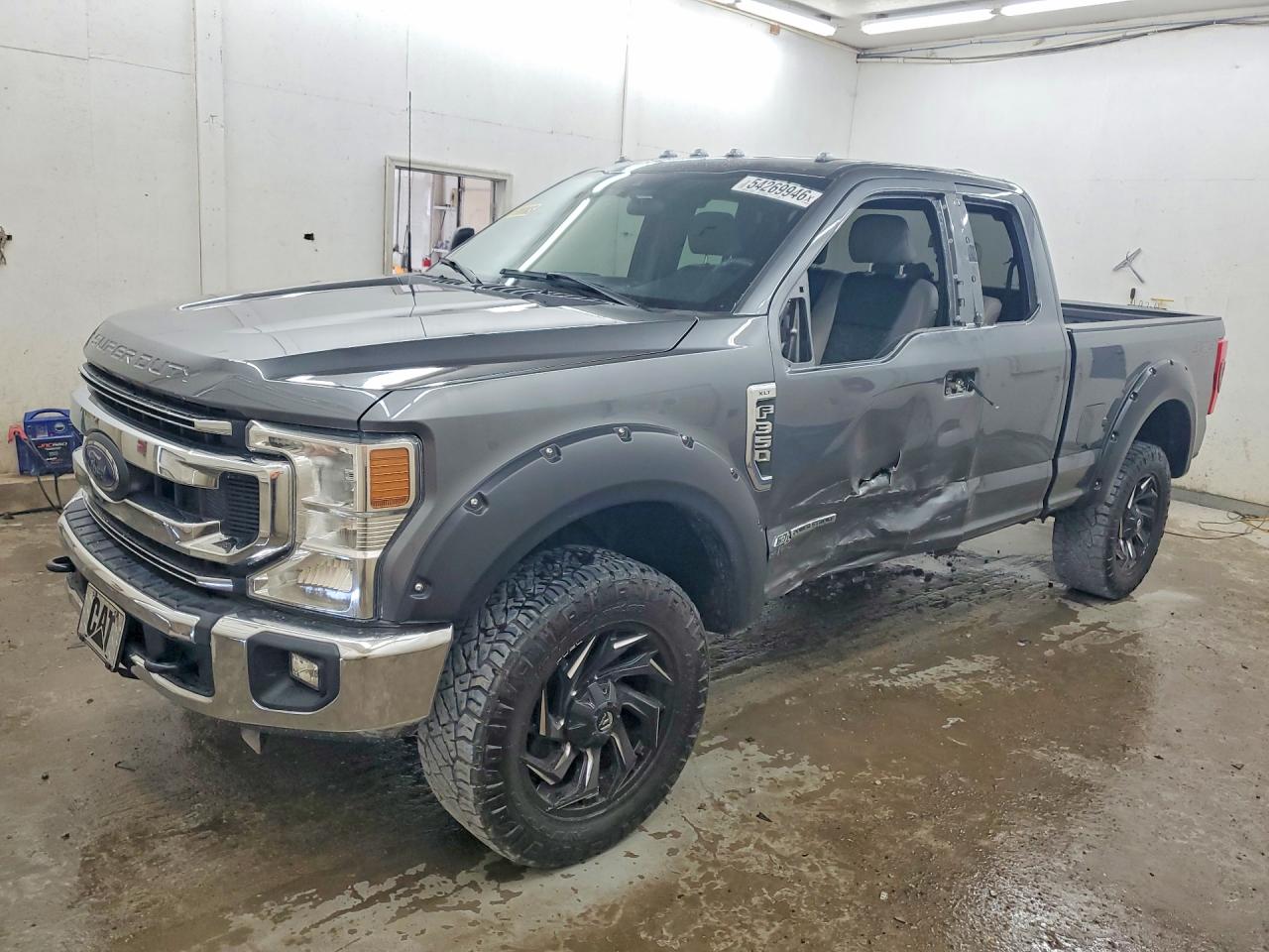 Salvage Ford F-350 Image