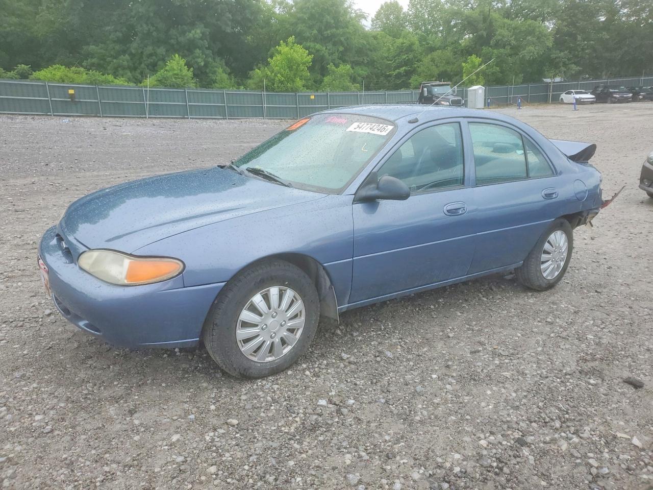 Salvage Ford Escort Image