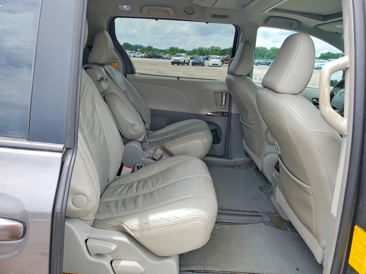 Toyota Sienna Xle 8-passenger