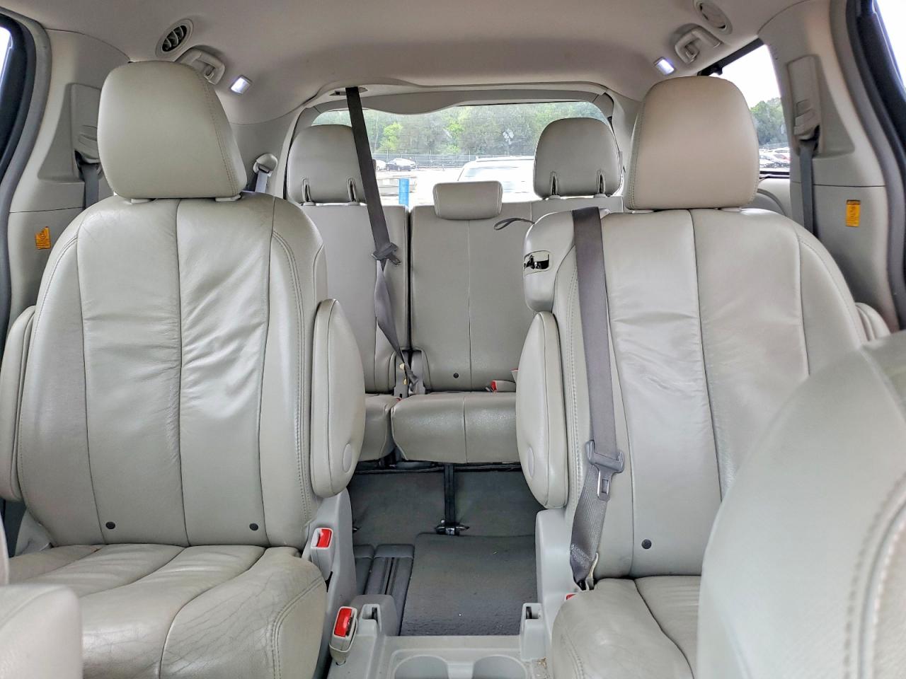 Toyota Sienna Xle 8-passenger