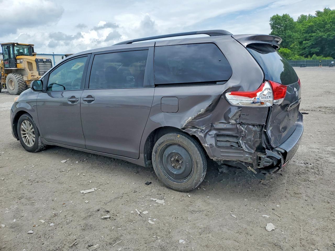 Toyota Sienna Xle 8-passenger