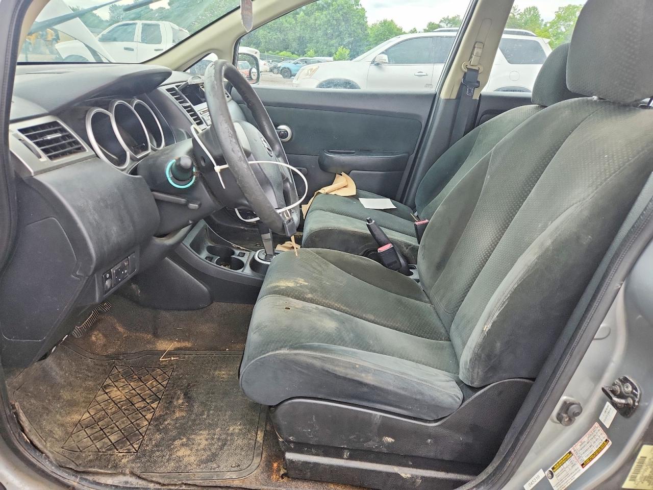Nissan Versa 1.8 S