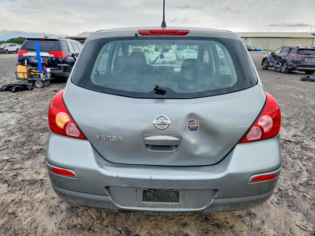 Nissan Versa 1.8 S
