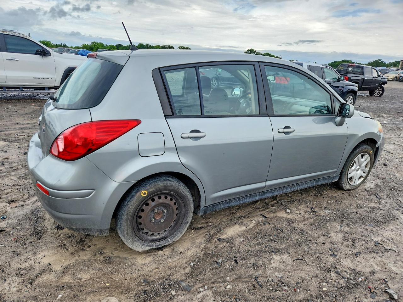 Nissan Versa 1.8 S