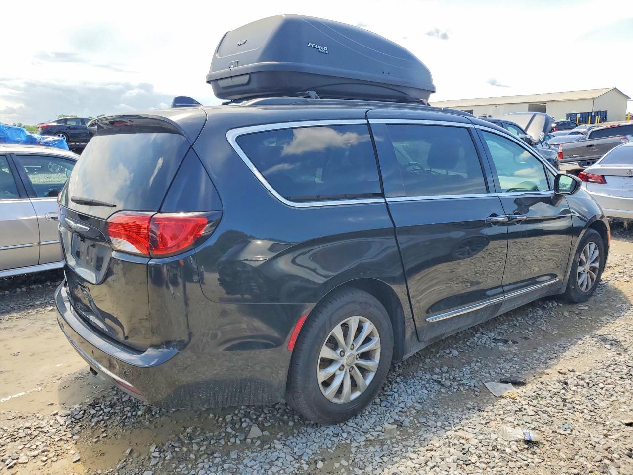 Chrysler Pacifica Touring L