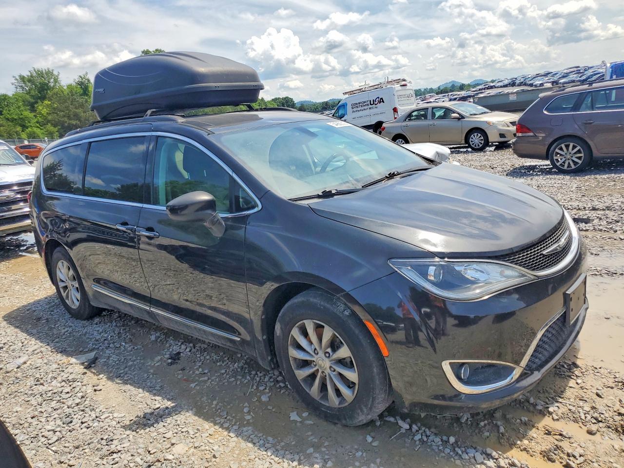 Chrysler Pacifica Touring L