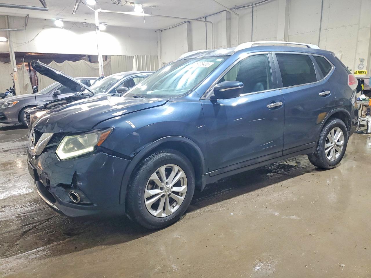 Salvage Nissan Rogue Image