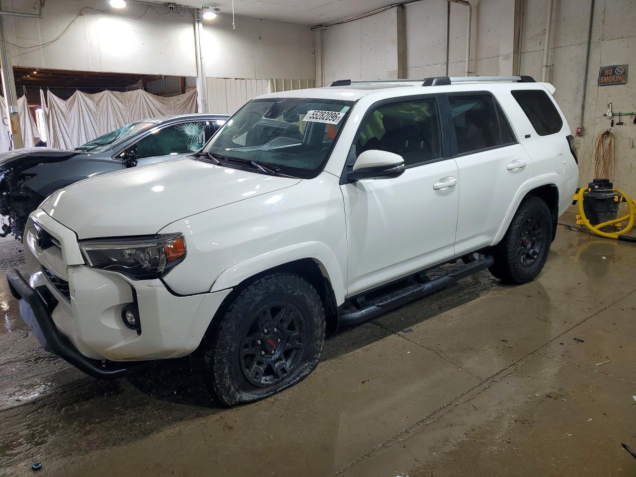 Salvage Toyota 4Runner Image
