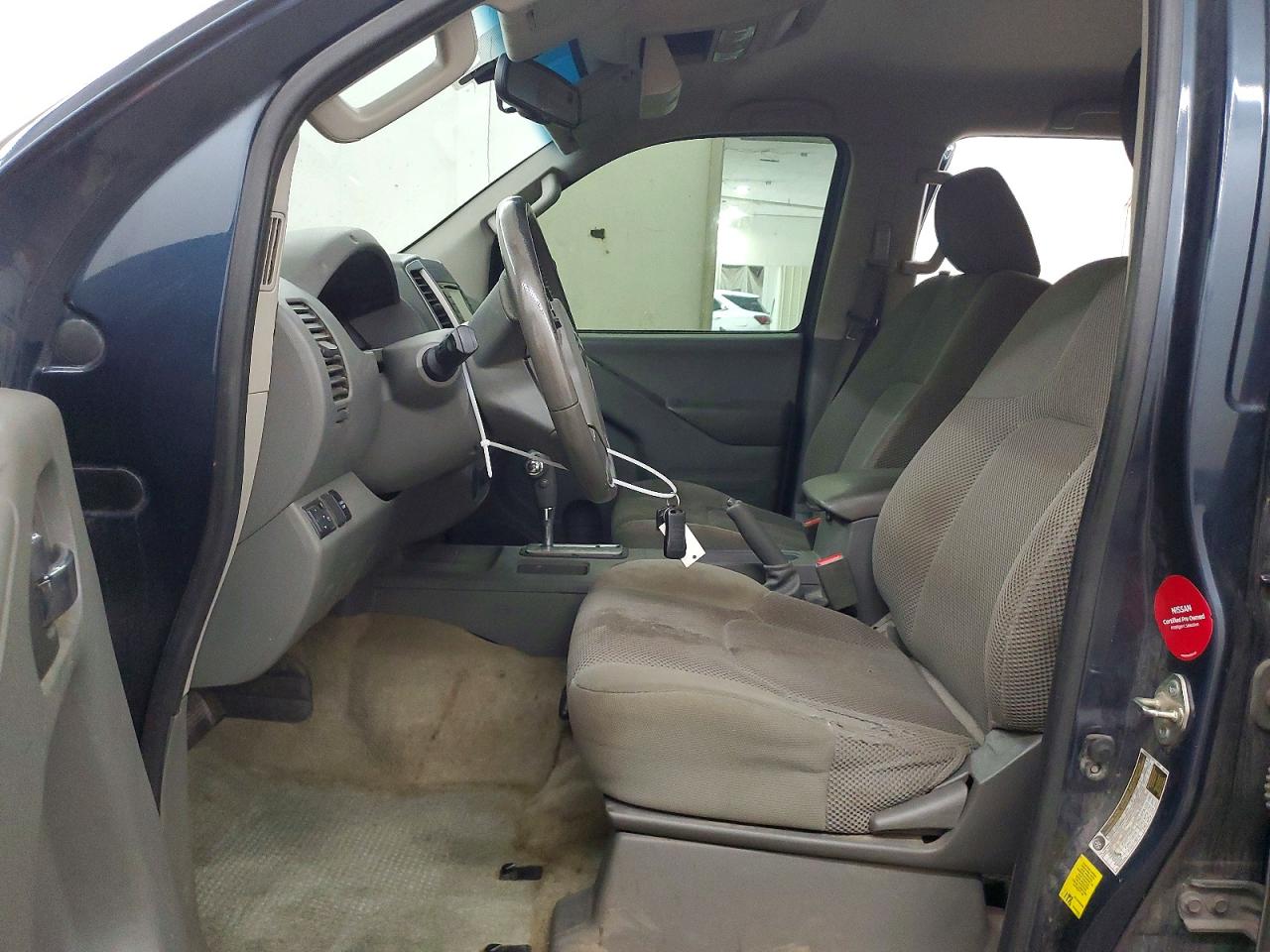 Nissan Frontier Sv