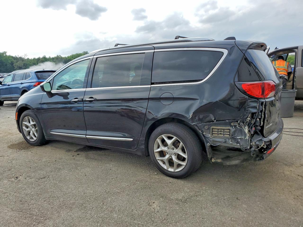 Chrysler Pacifica Touring L Plus