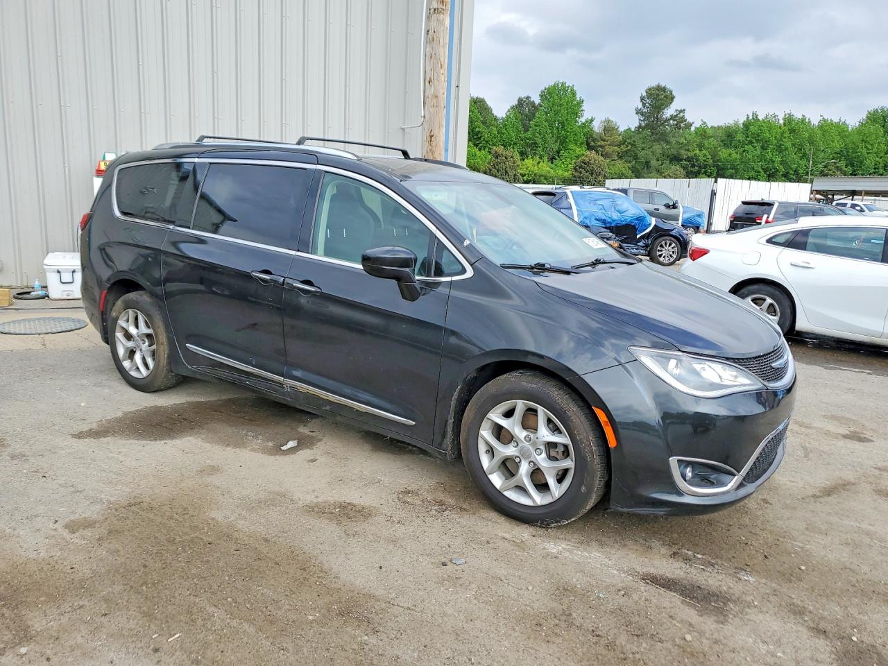 Chrysler Pacifica Touring L Plus