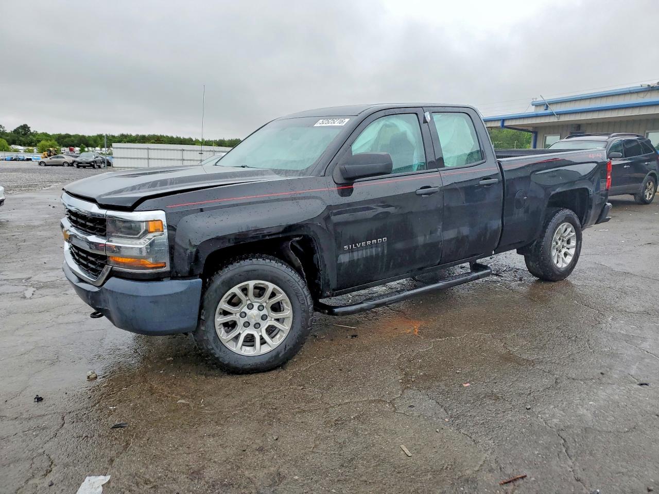 Salvage Chevrolet Silverado Image