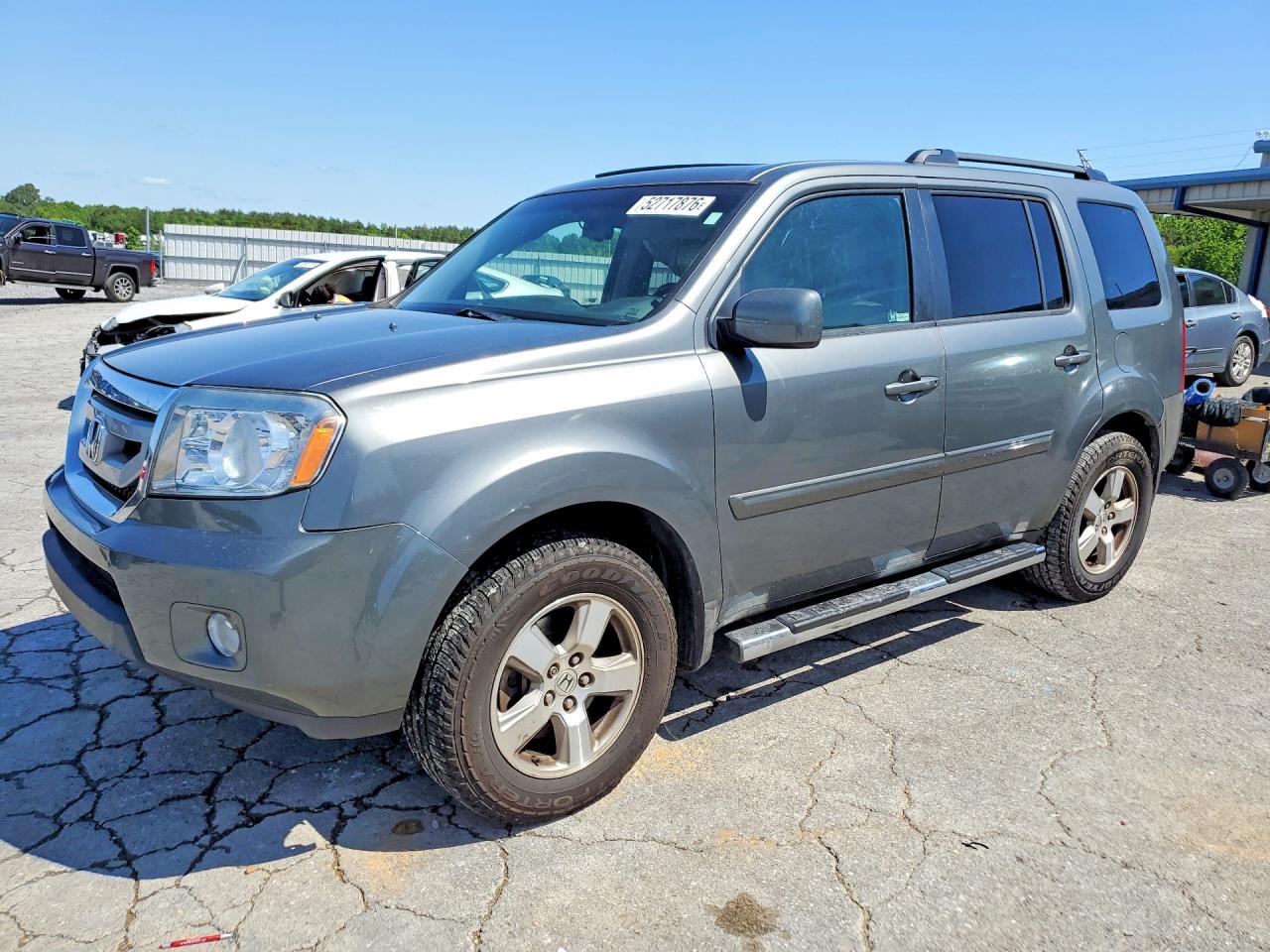 Salvage Honda Pilot Image