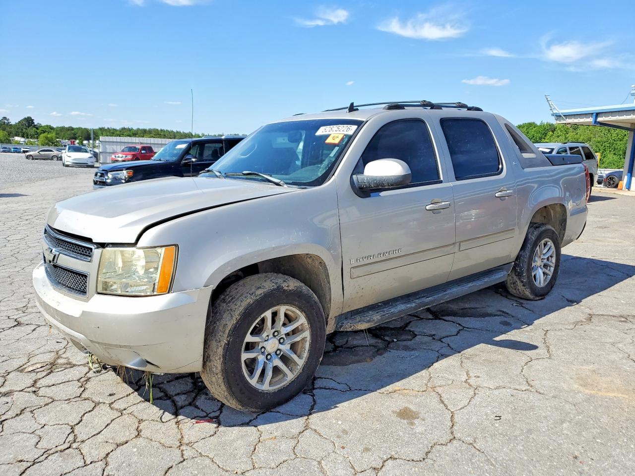 Salvage Chevrolet Avalanche Image