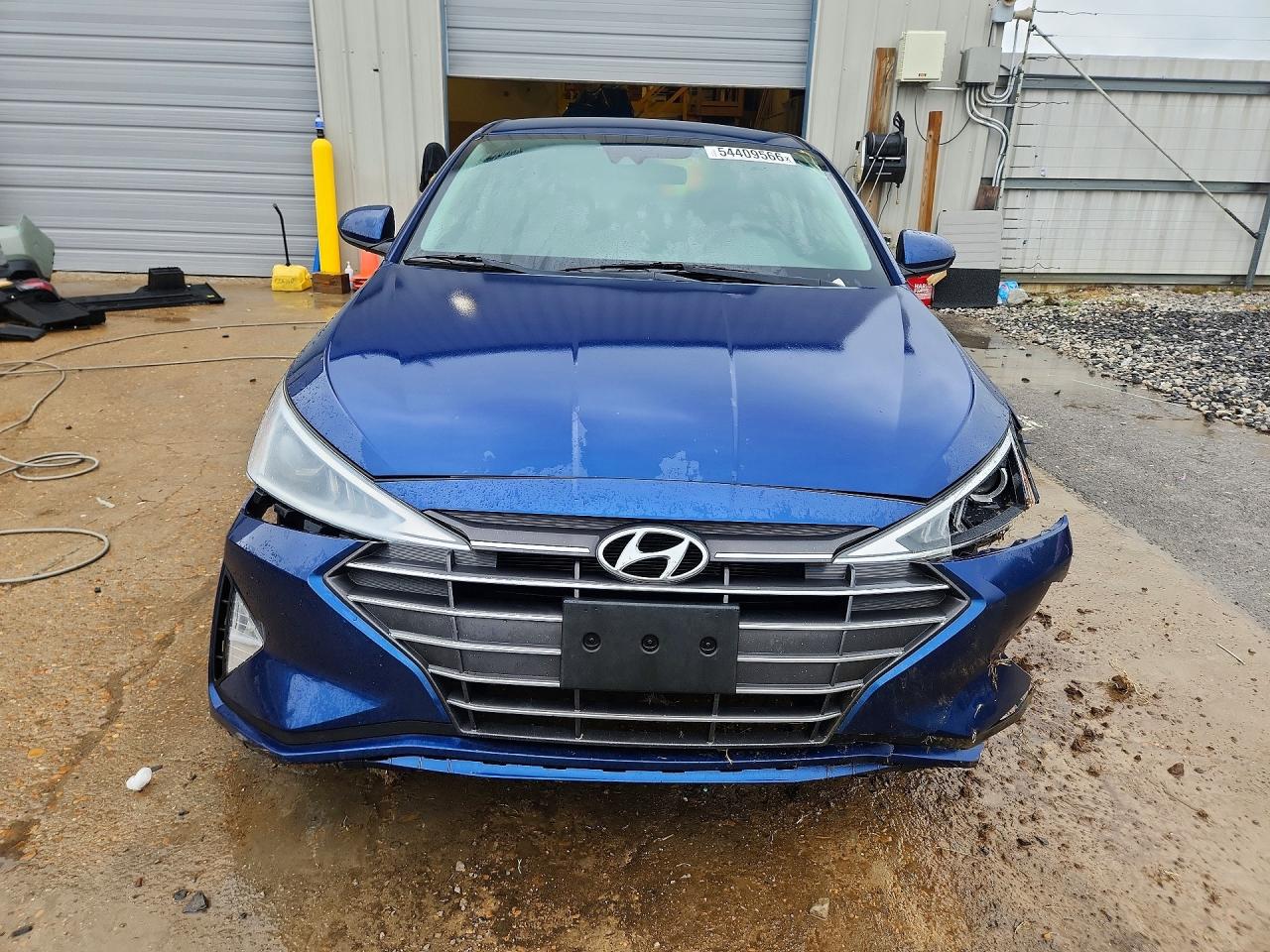 Hyundai ELANTRA Sel
