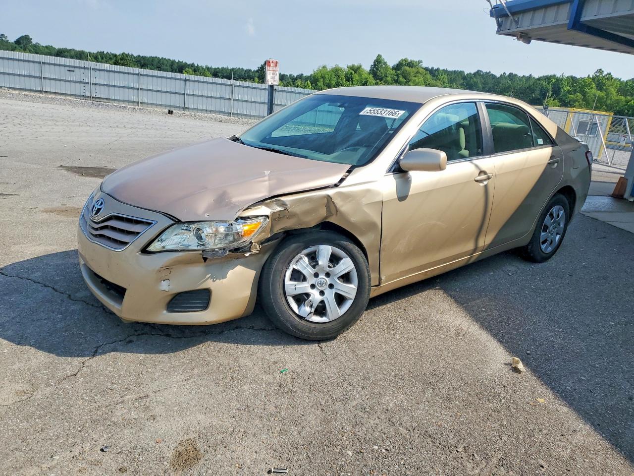 Salvage Toyota Camry Image