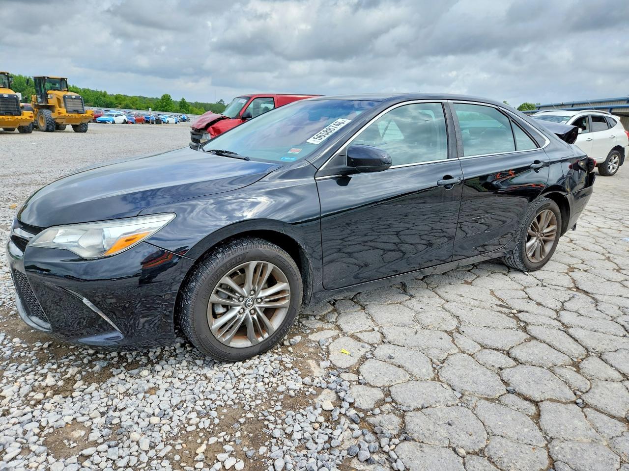 Salvage Toyota Camry Image