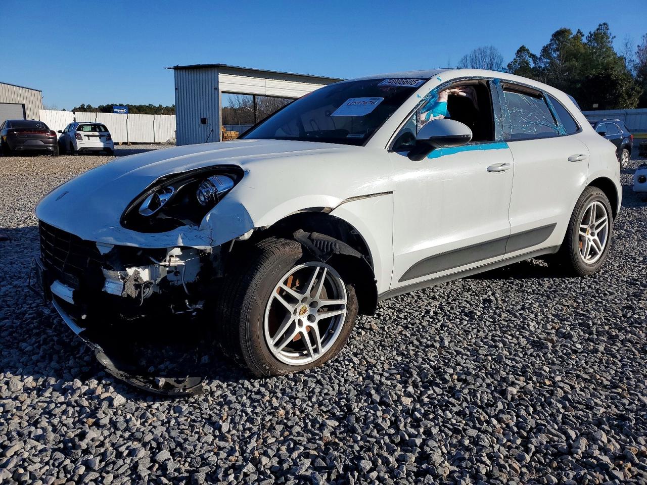Salvage Porsche Macan Image