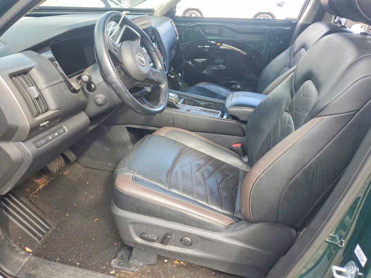 Nissan Pathfinder Platinum