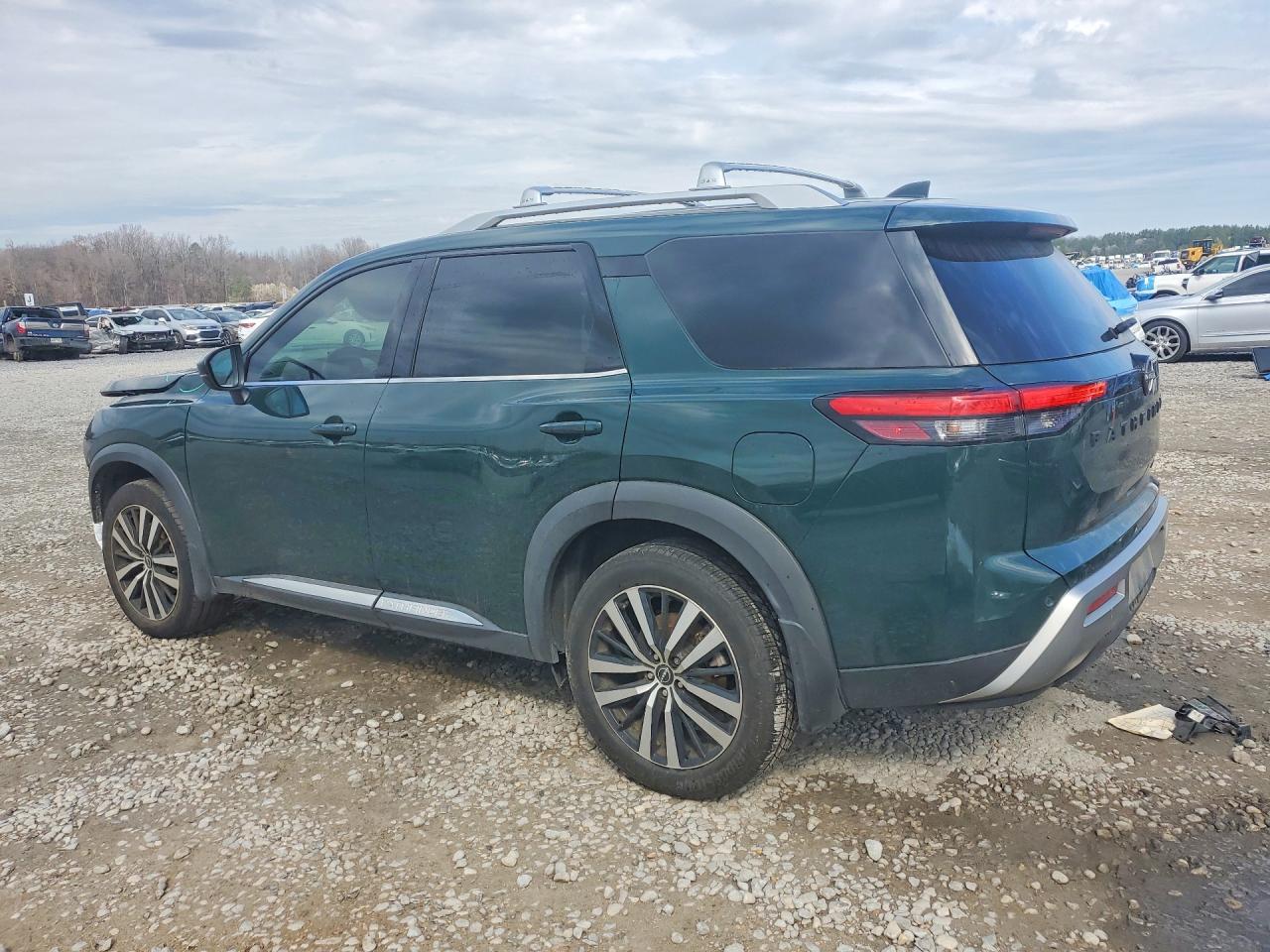 Nissan Pathfinder Platinum